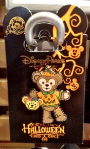 2012 Halloween Pin - Duffy