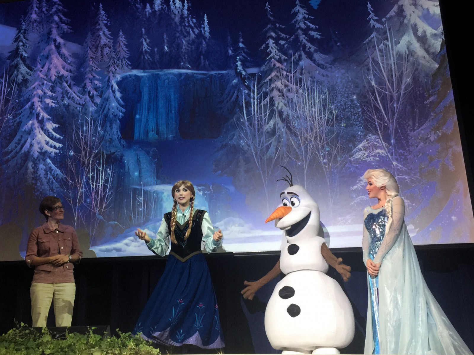 Disney Parks Blog Meet Up DCL Elsa, Anna, & Olaf