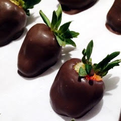 Creating on the Go Chocolate Covered Strawberries