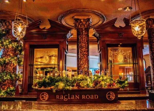 Raglan Road Irish Pub Holiday